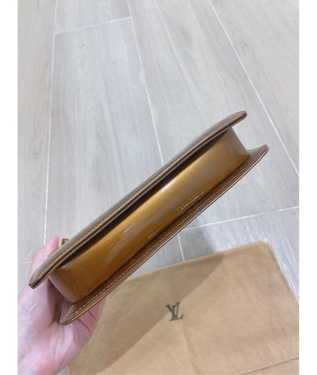 LOUIS VUITTON Горчичная сумка с короткими ручками из лакированной кожи, фото 7