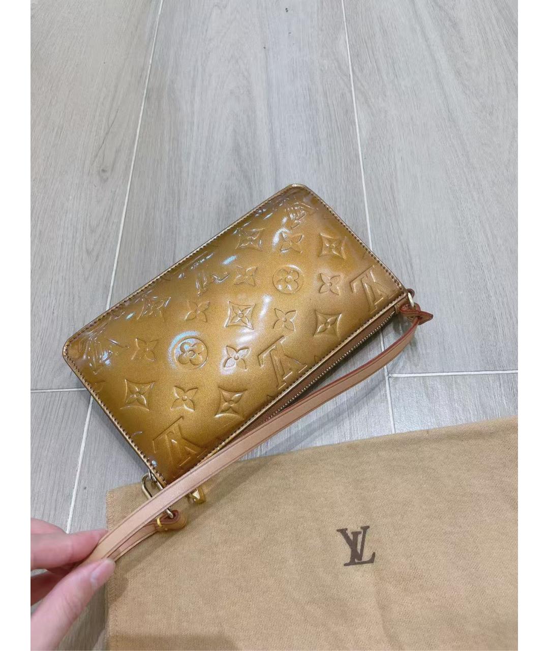 LOUIS VUITTON Горчичная сумка с короткими ручками из лакированной кожи, фото 5