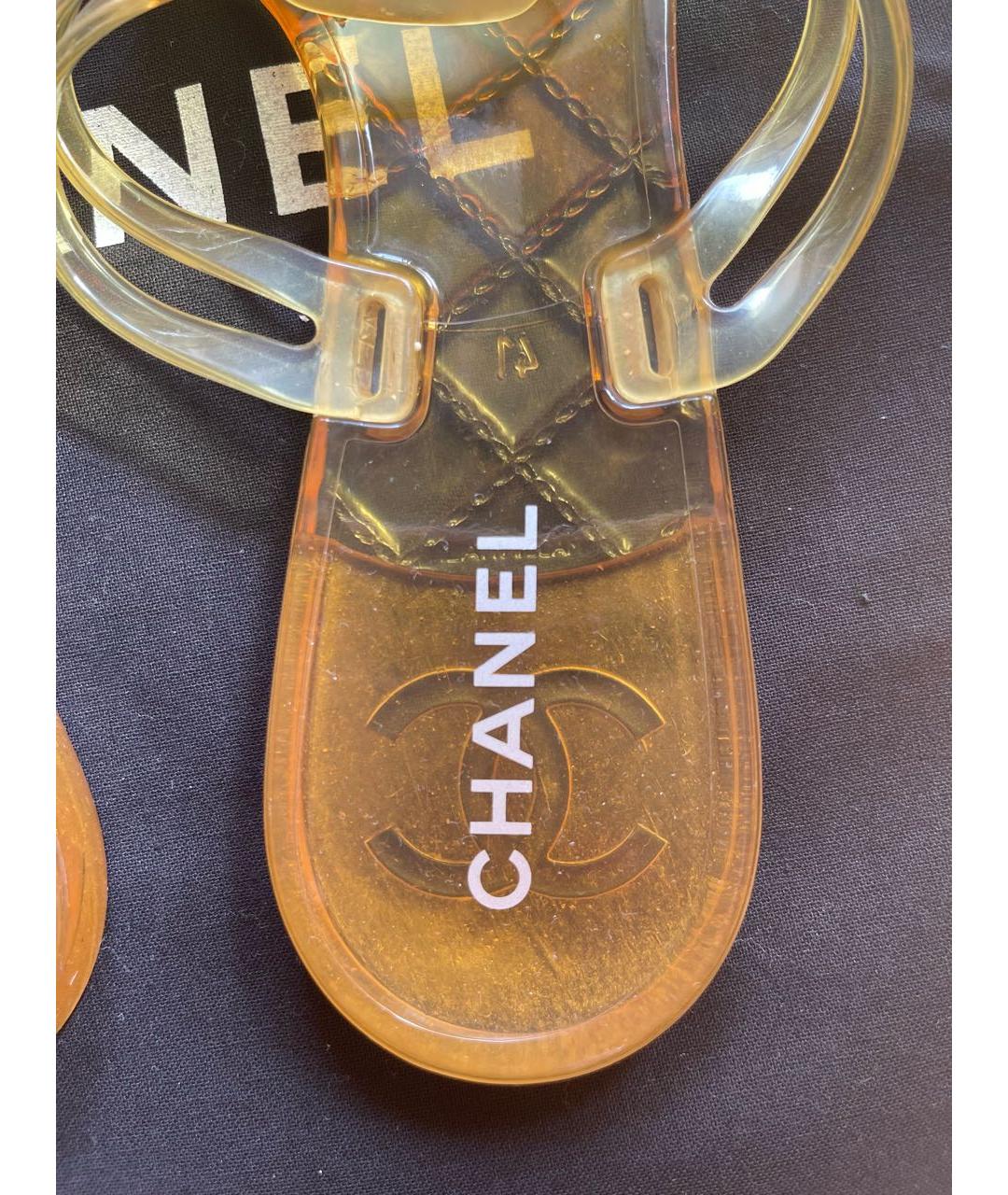 CHANEL Желтые резиновые шлепанцы, фото 6