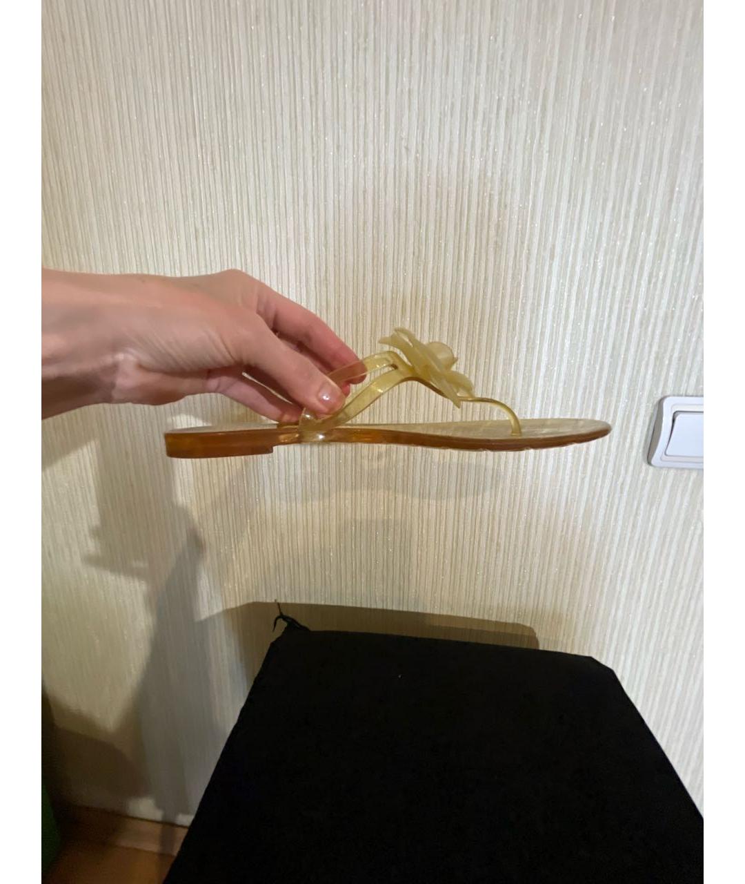 CHANEL Желтые резиновые шлепанцы, фото 2