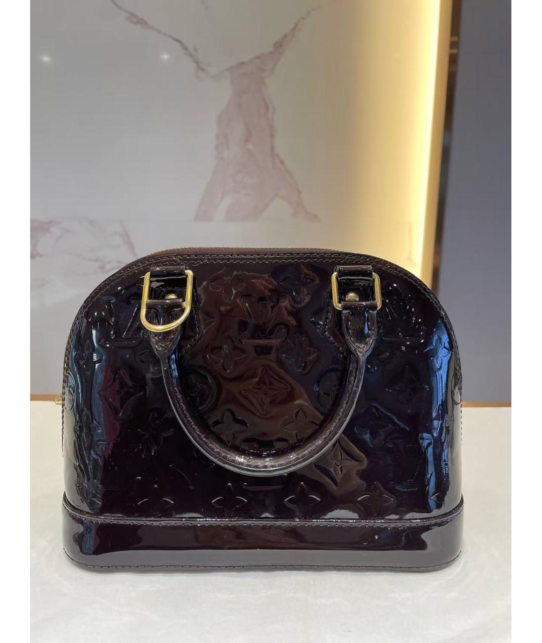 LOUIS VUITTON Черная сумка с короткими ручками из лакированной кожи, фото 4