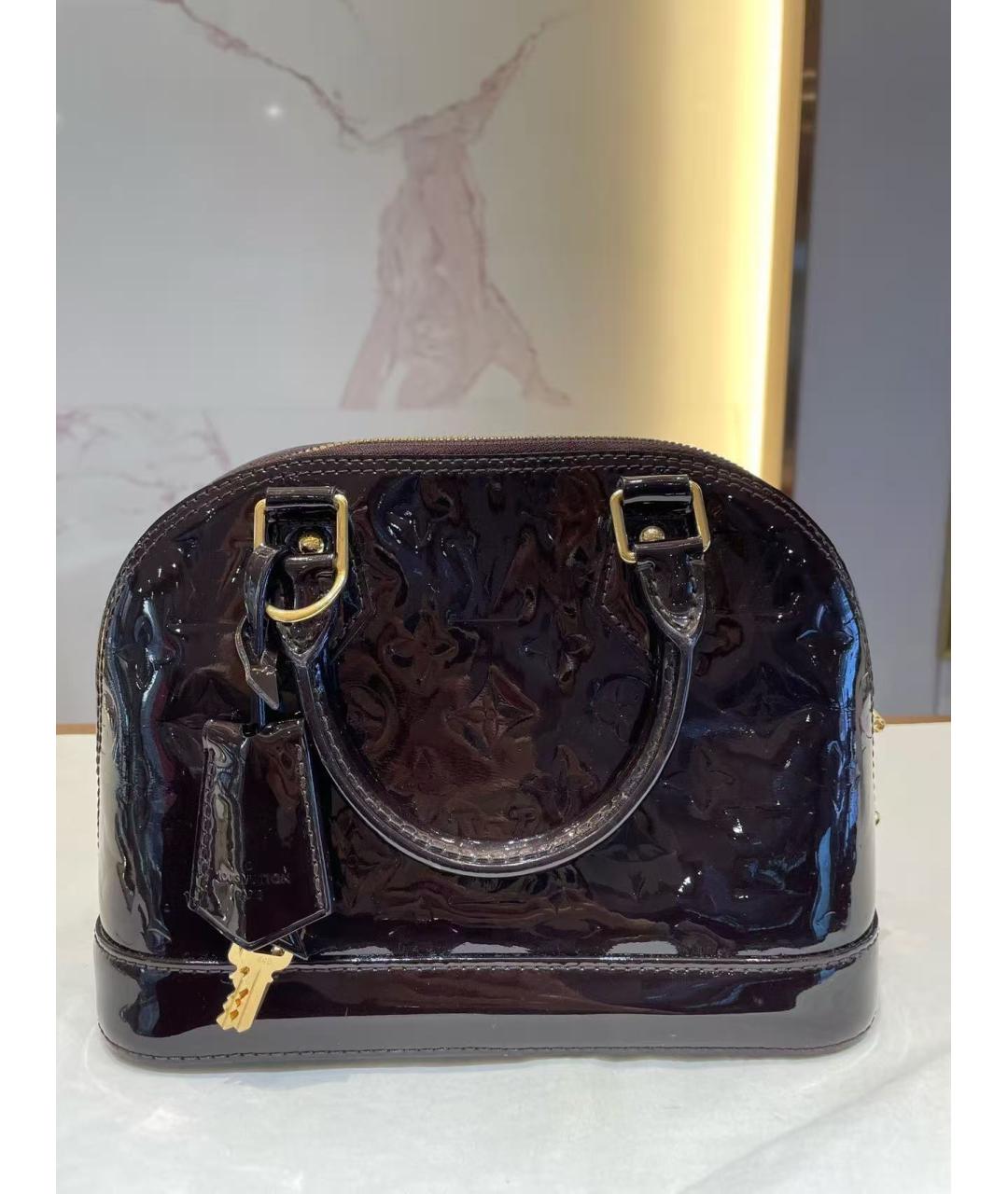 LOUIS VUITTON Черная сумка с короткими ручками из лакированной кожи, фото 6