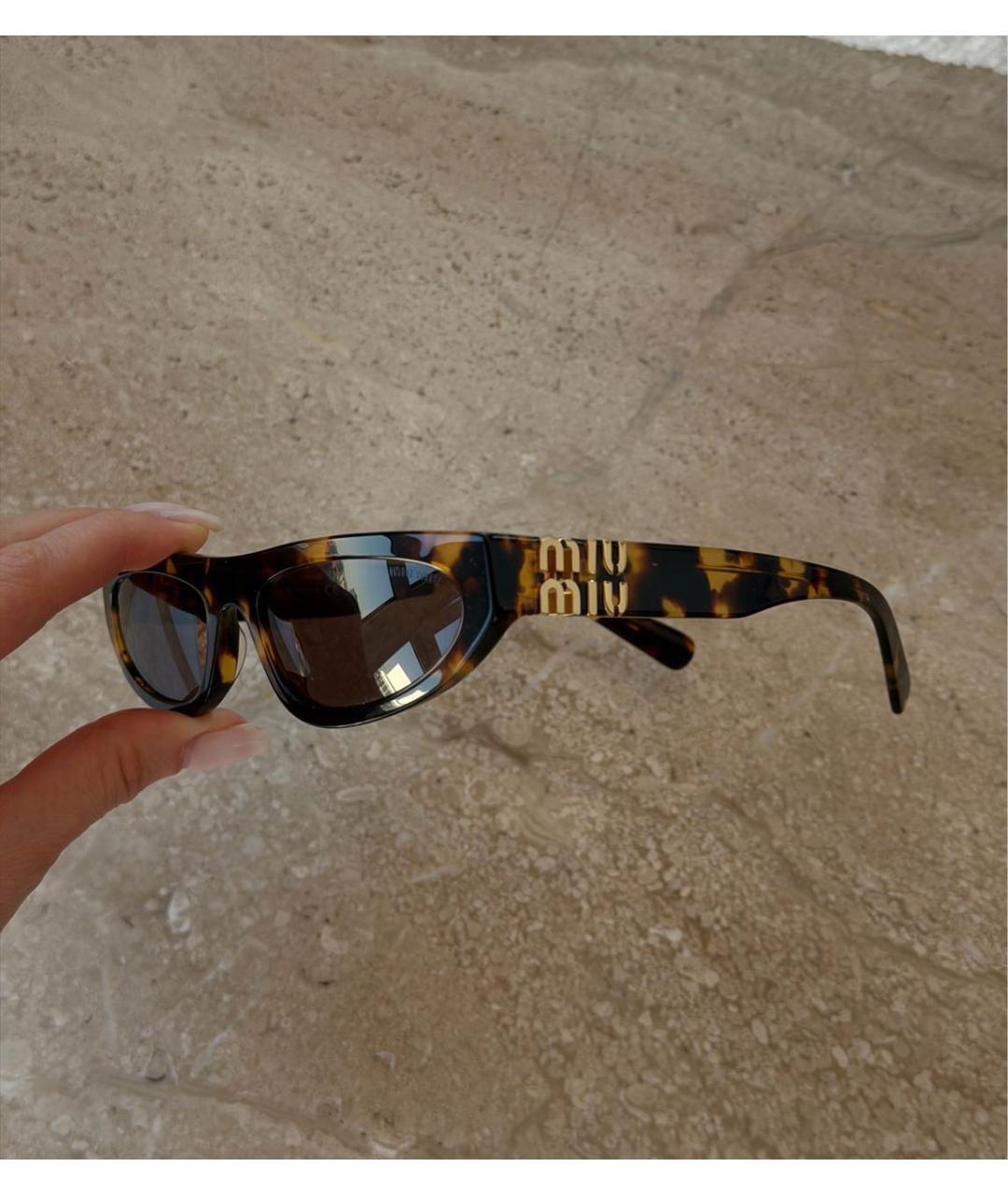MIU MIU Коричневые пластиковые солнцезащитные очки, фото 5