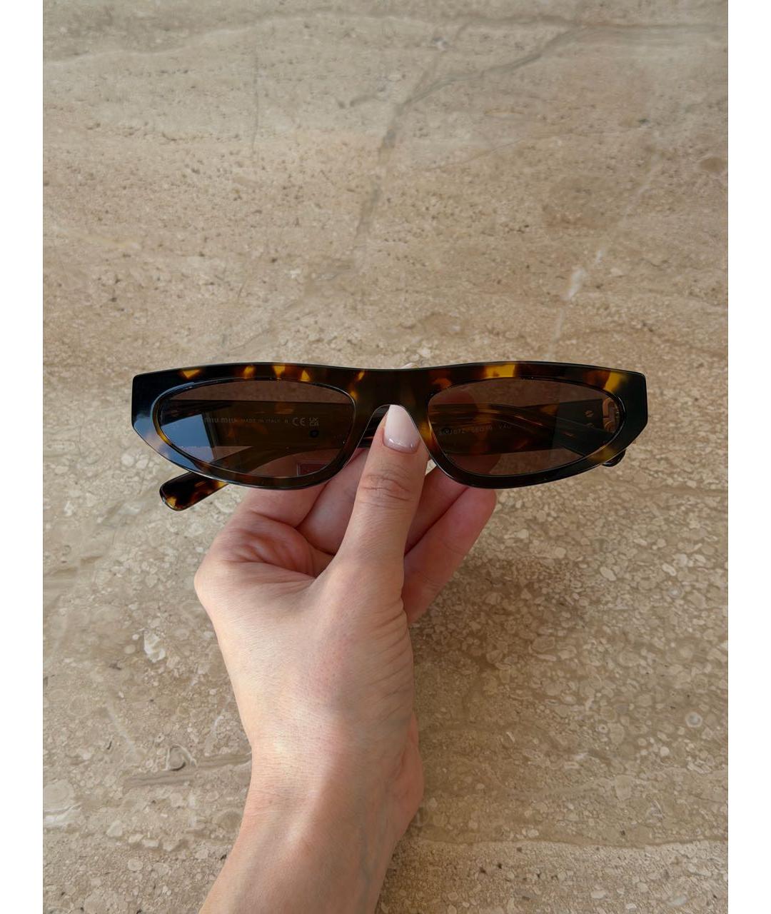 MIU MIU Коричневые пластиковые солнцезащитные очки, фото 2