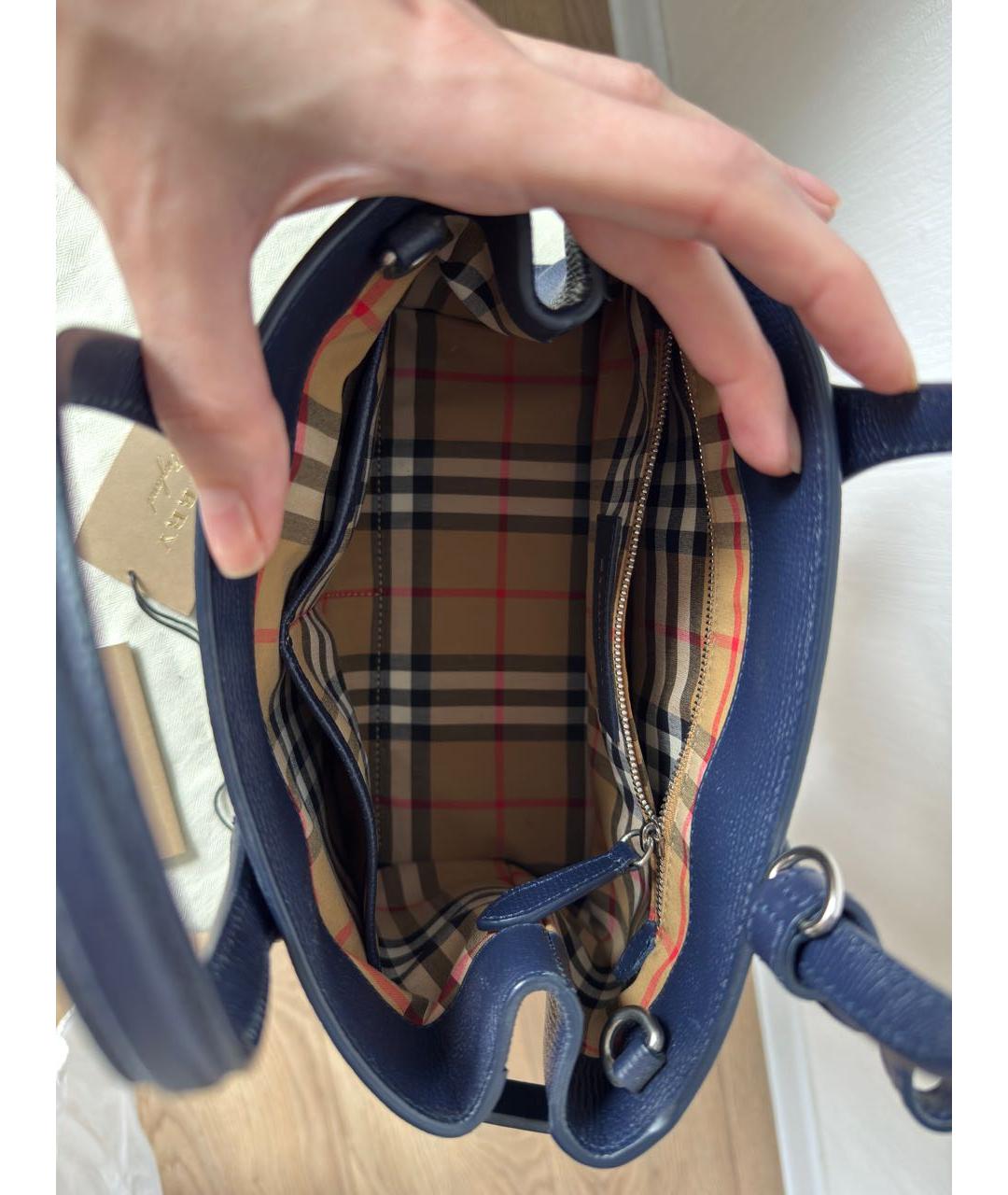 BURBERRY Темно-синяя кожаная сумка тоут, фото 6