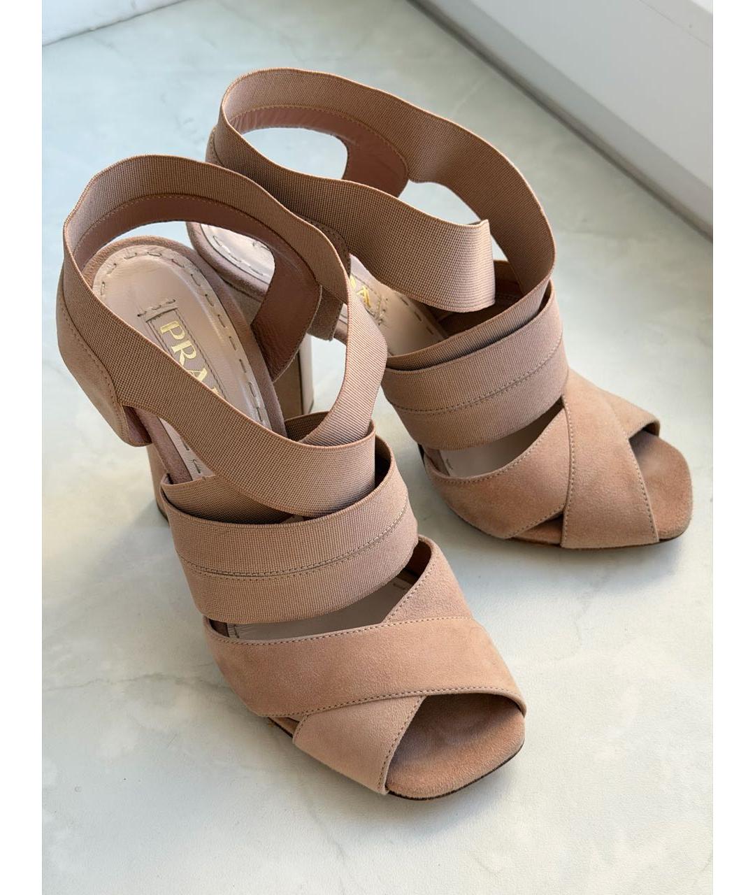 PRADA Бежевые замшевые босоножки, фото 2