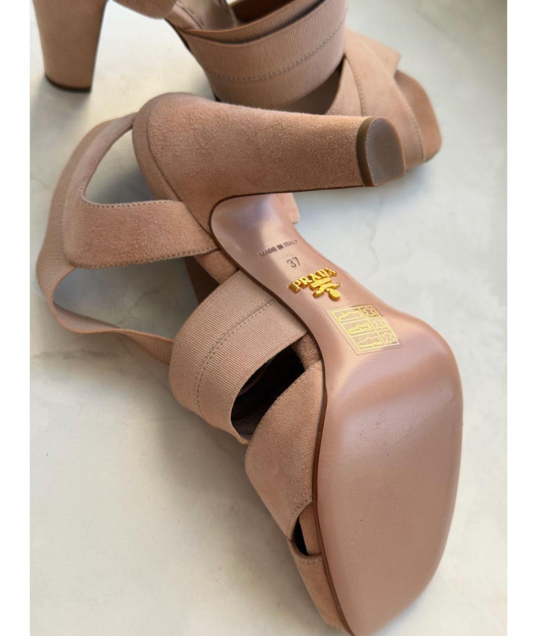 PRADA Бежевые замшевые босоножки, фото 4