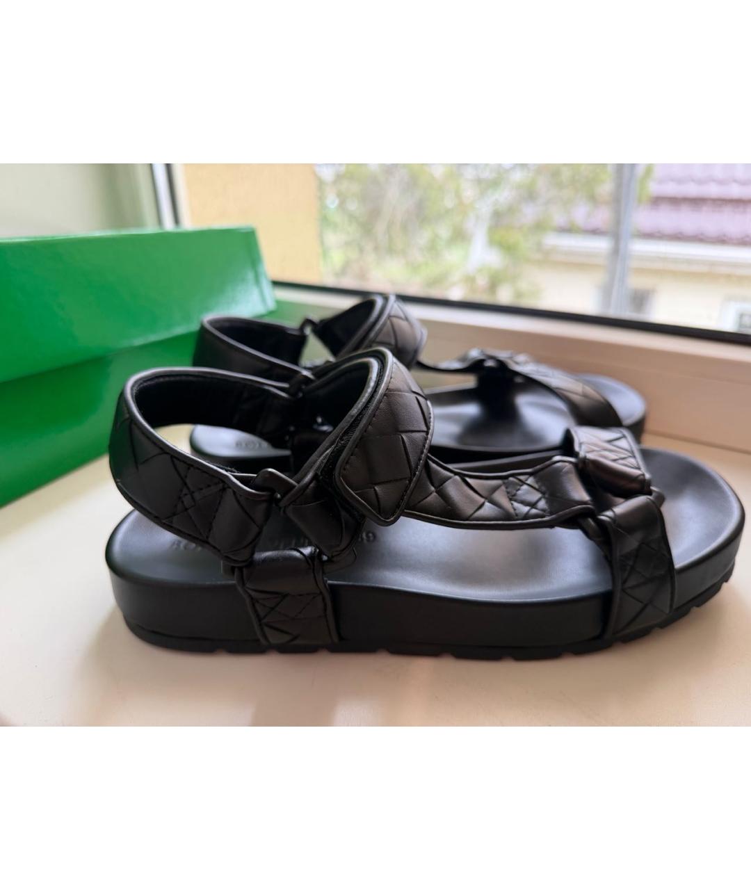 BOTTEGA VENETA Черные кожаные босоножки, фото 2