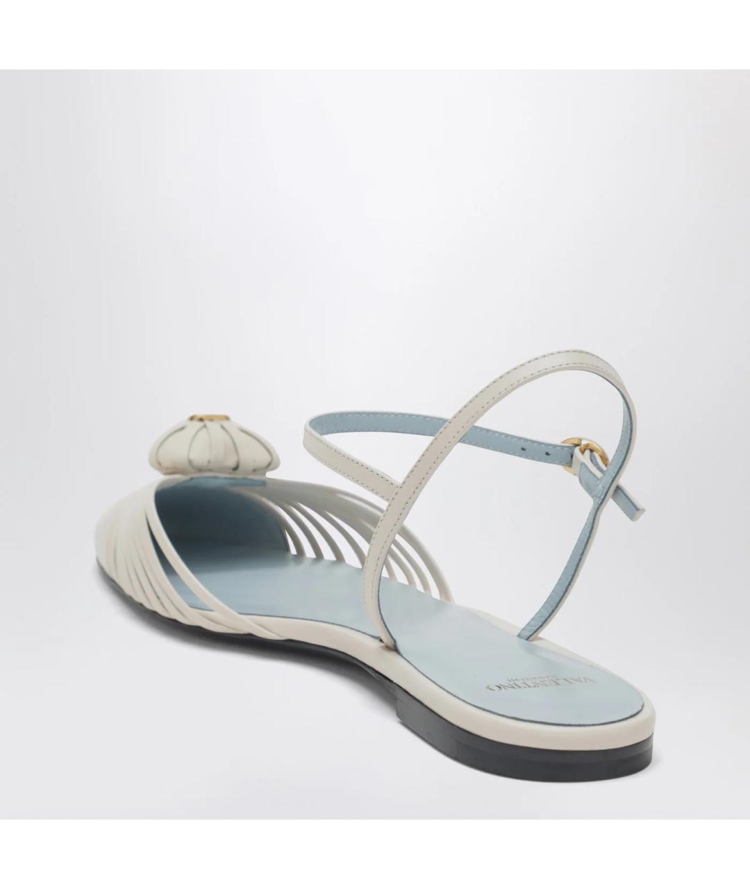 VALENTINO Белые кожаные сандалии, фото 2