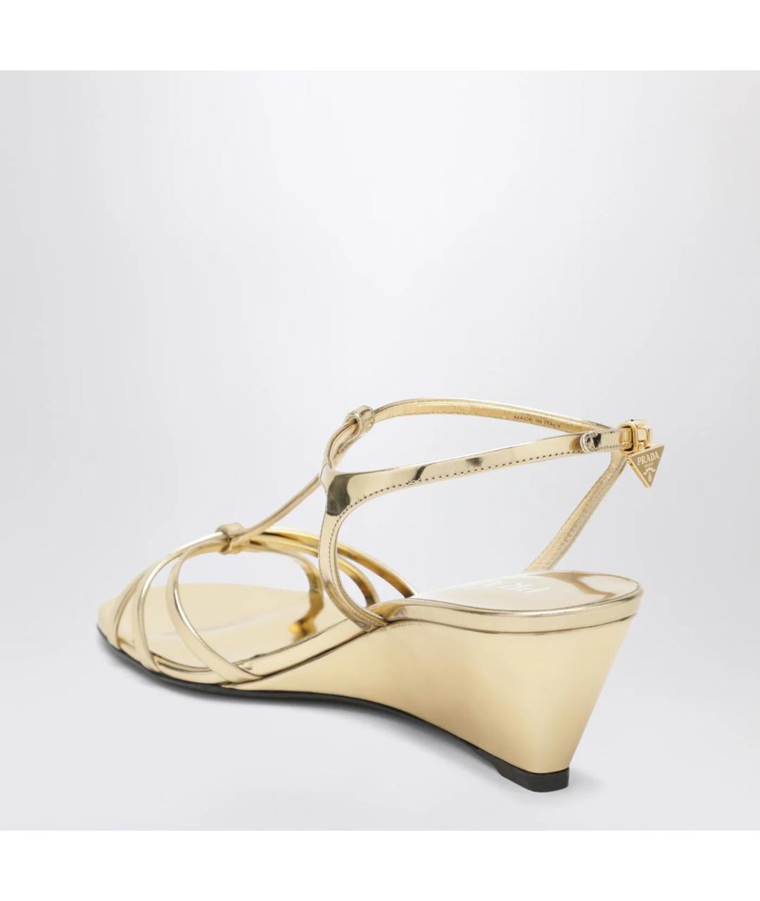 PRADA Золотые кожаные босоножки, фото 2