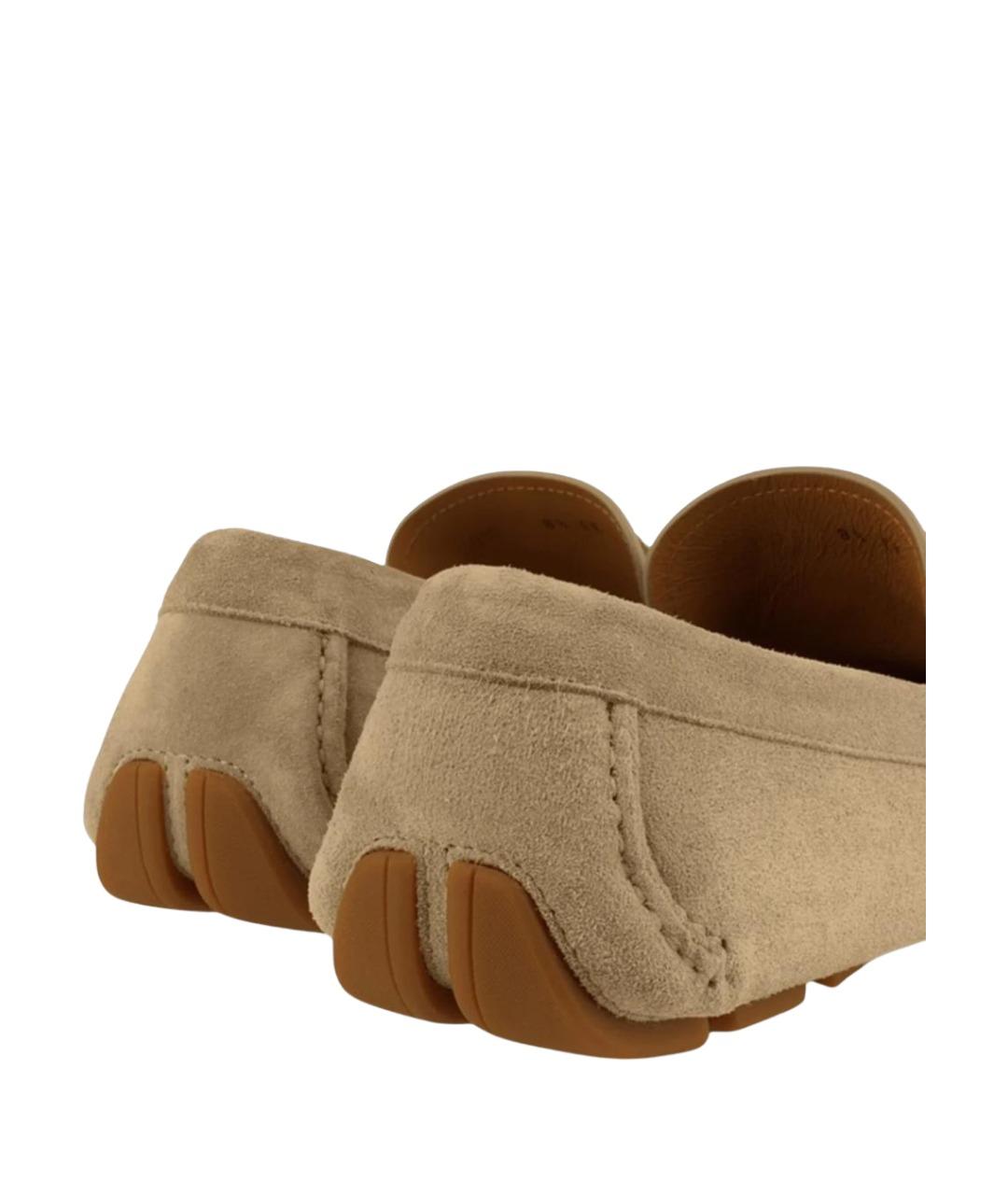 FERRAGAMO Бежевые замшевые лоферы, фото 2