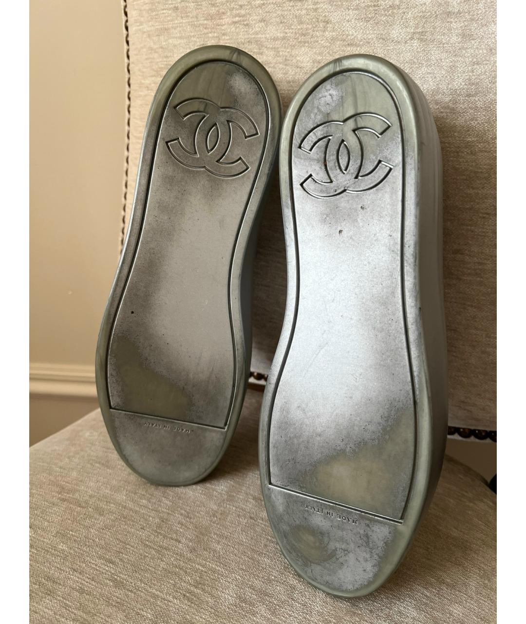 CHANEL Серебряные кожаные кеды, фото 4