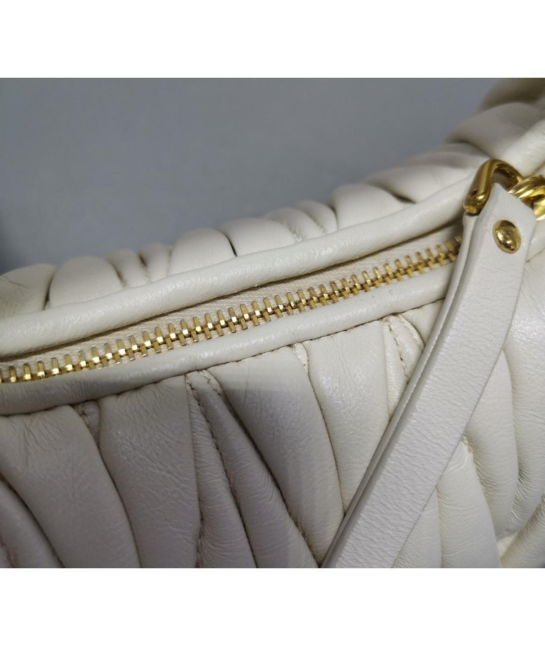MIU MIU Белая кожаная сумка с короткими ручками, фото 3
