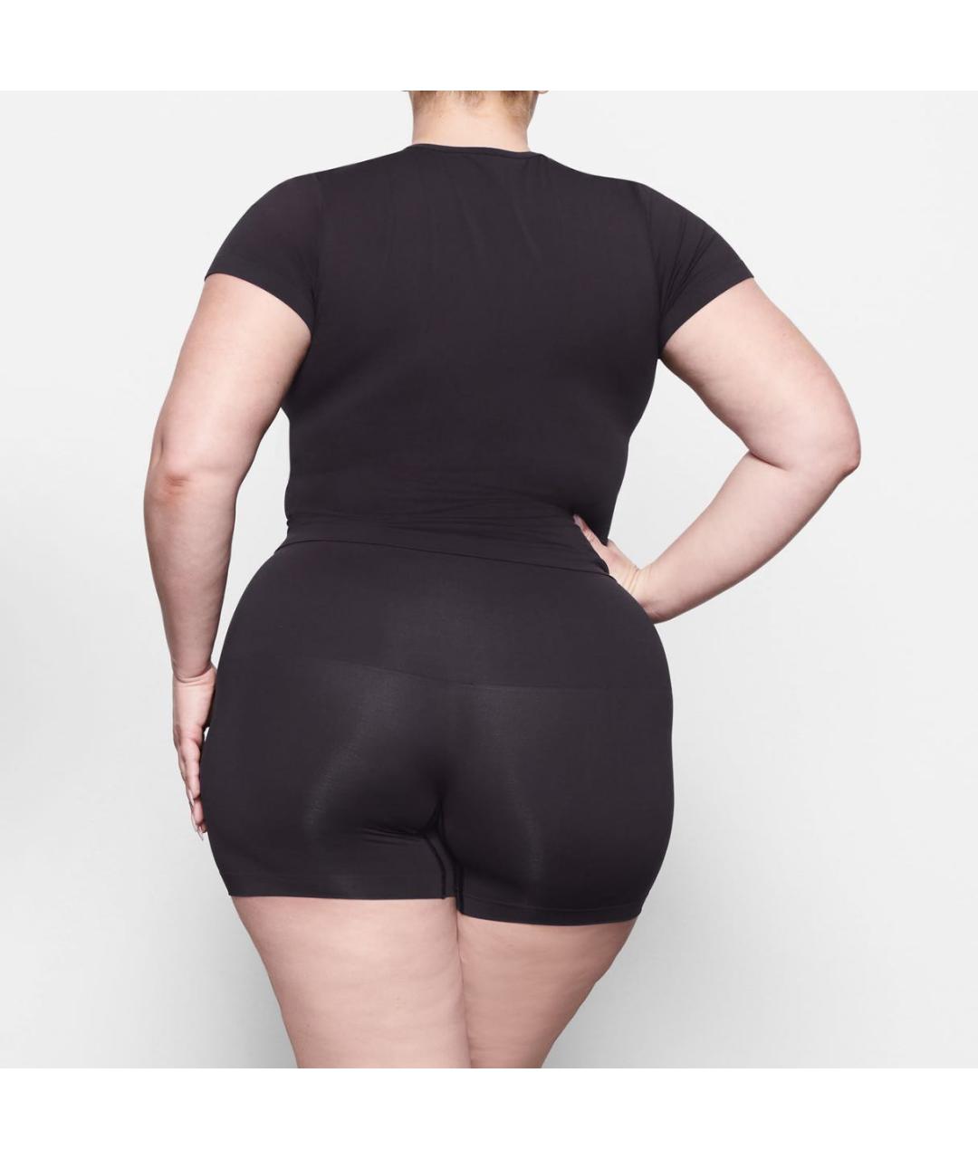 SKIMS Черная футболка, фото 3