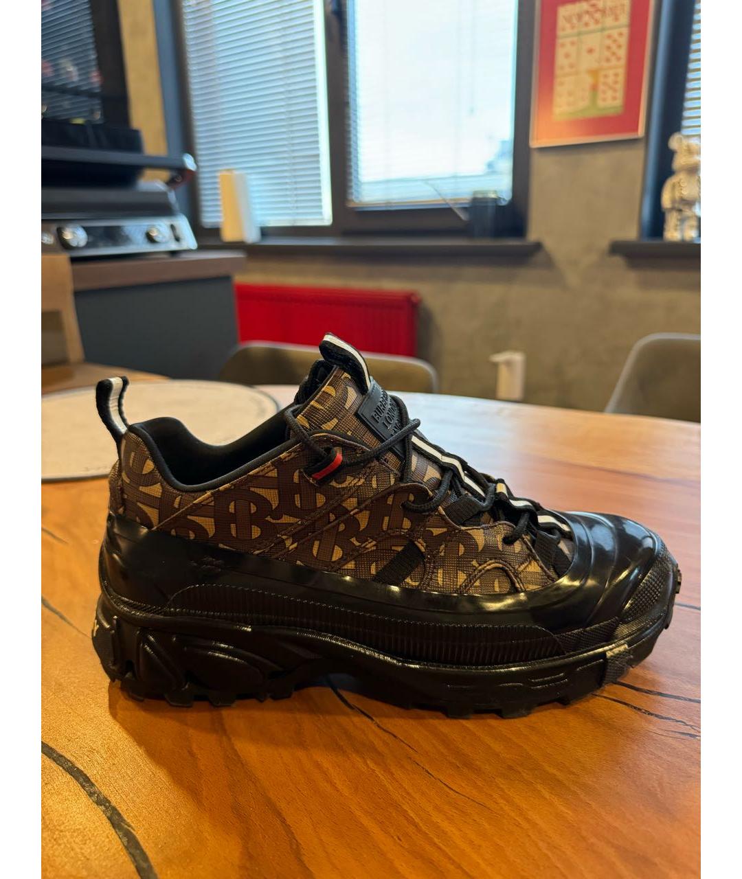 BURBERRY Коричневые кожаные кроссовки, фото 6