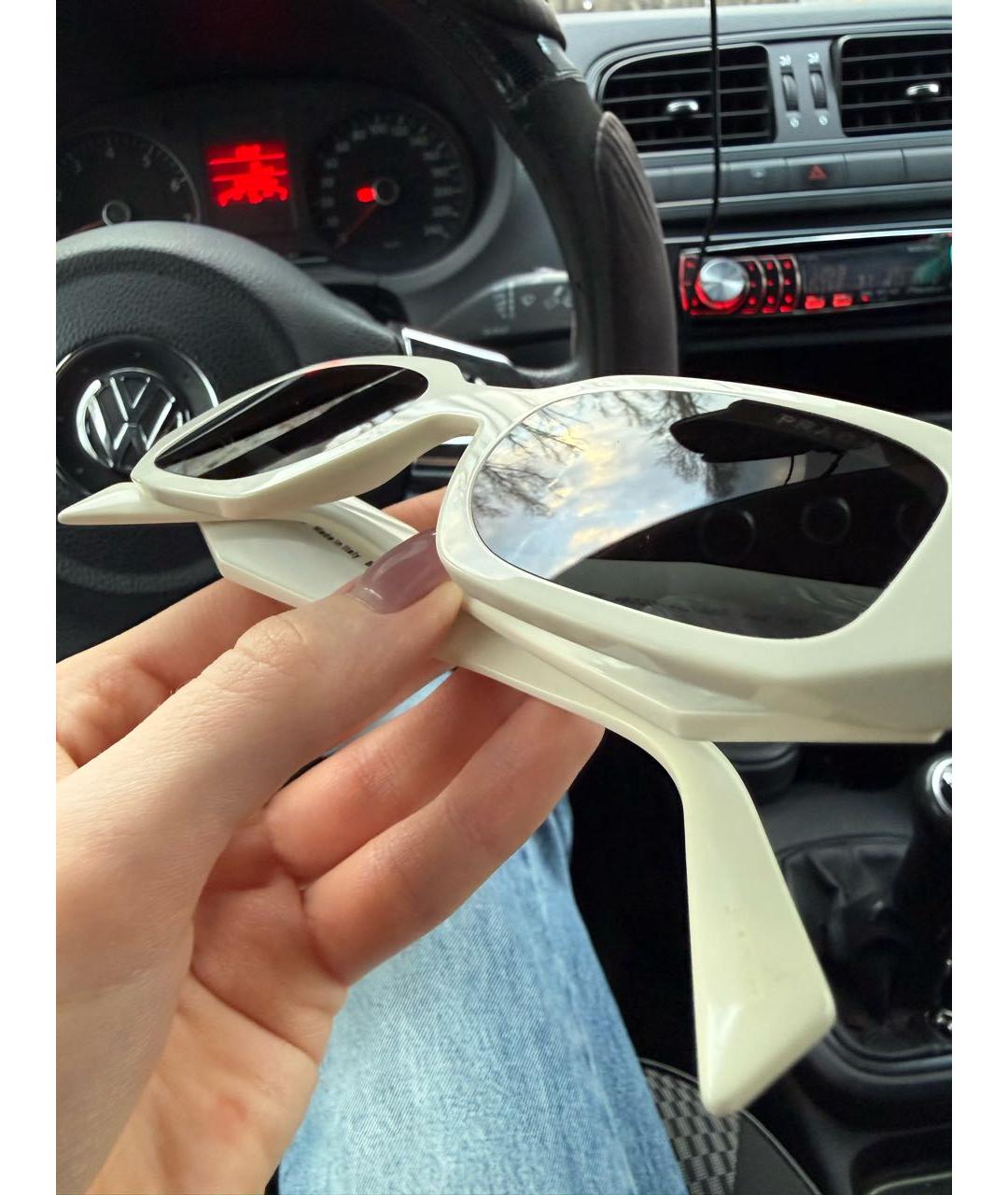 PRADA Белые пластиковые солнцезащитные очки, фото 3