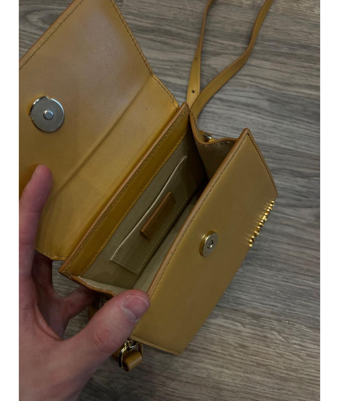 JACQUEMUS Горчичная кожаная сумка с короткими ручками, фото 4