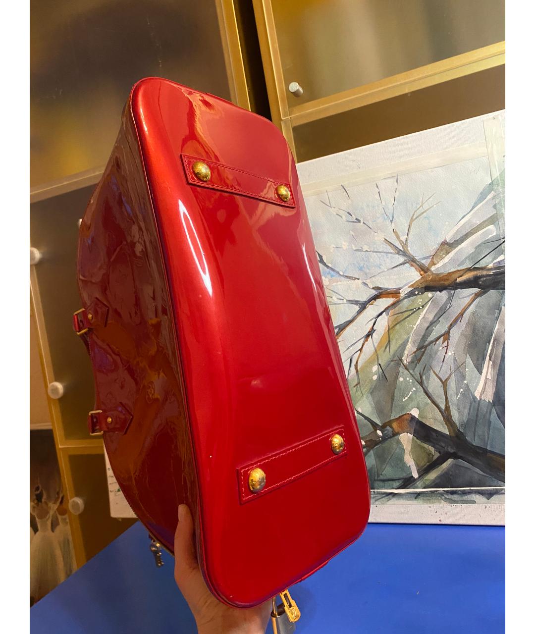 LOUIS VUITTON Красная сумка тоут из лакированной кожи, фото 7