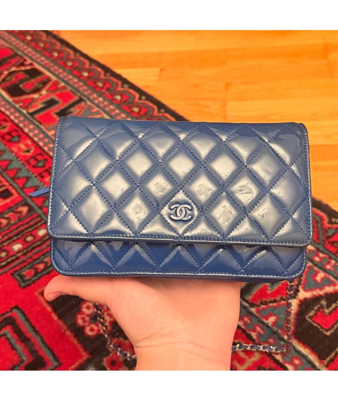 CHANEL Синяя сумка через плечо из лакированной кожи, фото 4
