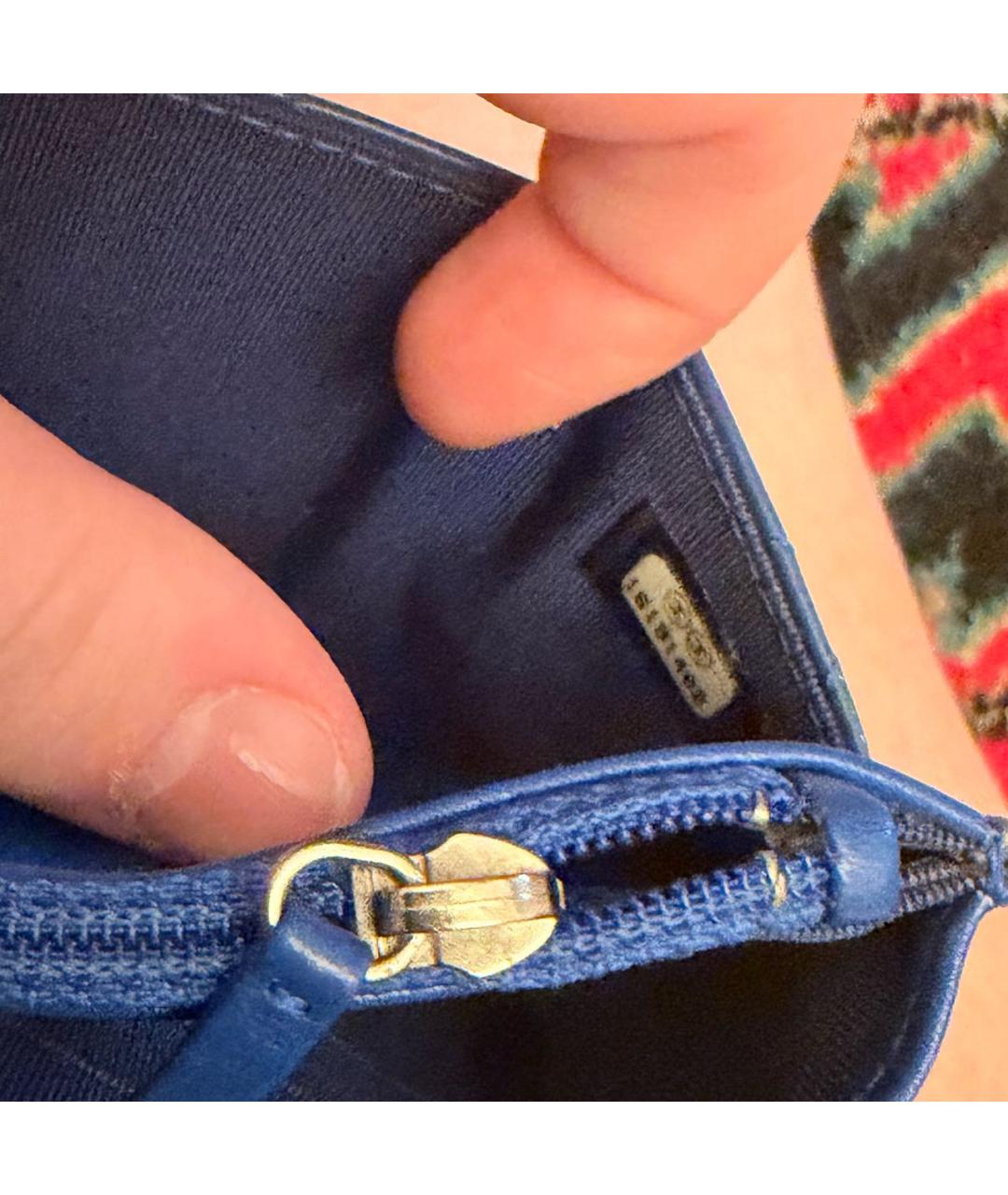 CHANEL Синяя сумка через плечо из лакированной кожи, фото 3