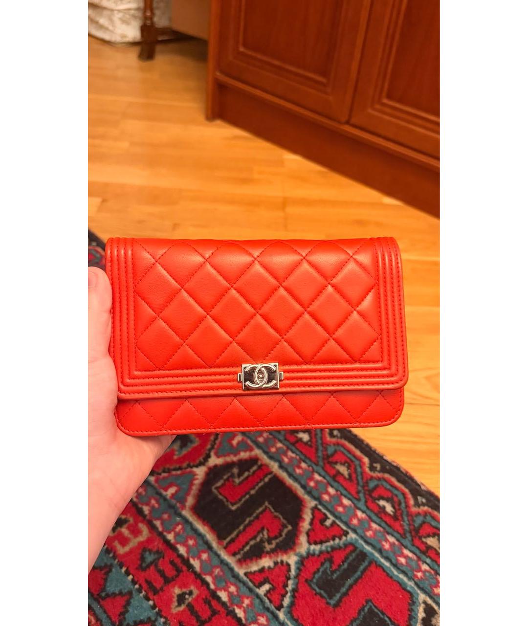 CHANEL Красная кожаная сумка через плечо, фото 5