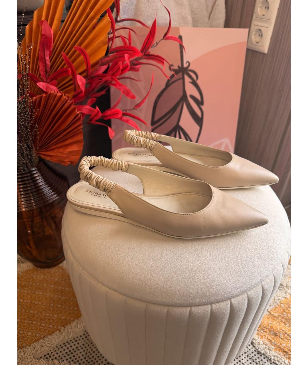 BOTTEGA VENETA Бежевые кожаные балетки, фото 7