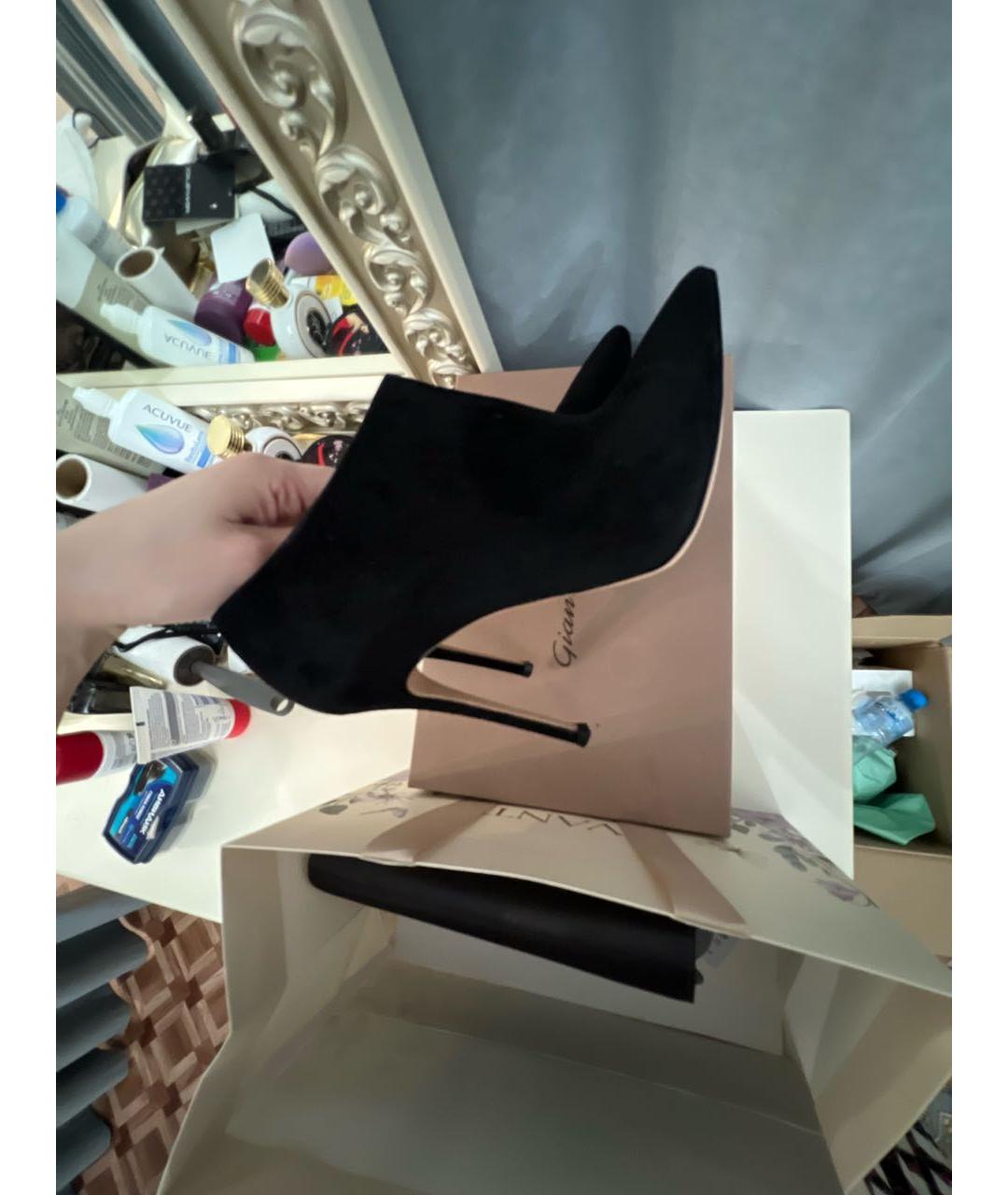 GIANVITO ROSSI Черные замшевые ботильоны, фото 4