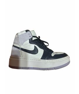 NIKE Кроссовки