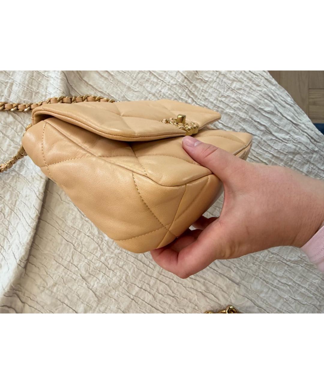 CHANEL Бежевая кожаная сумка через плечо, фото 2