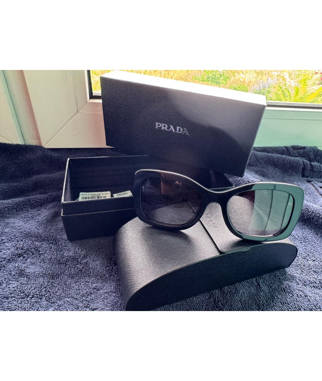 PRADA Черные пластиковые солнцезащитные очки, фото 2