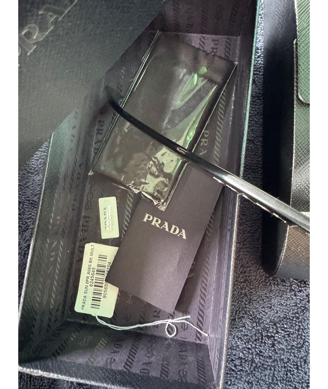 PRADA Черные пластиковые солнцезащитные очки, фото 3