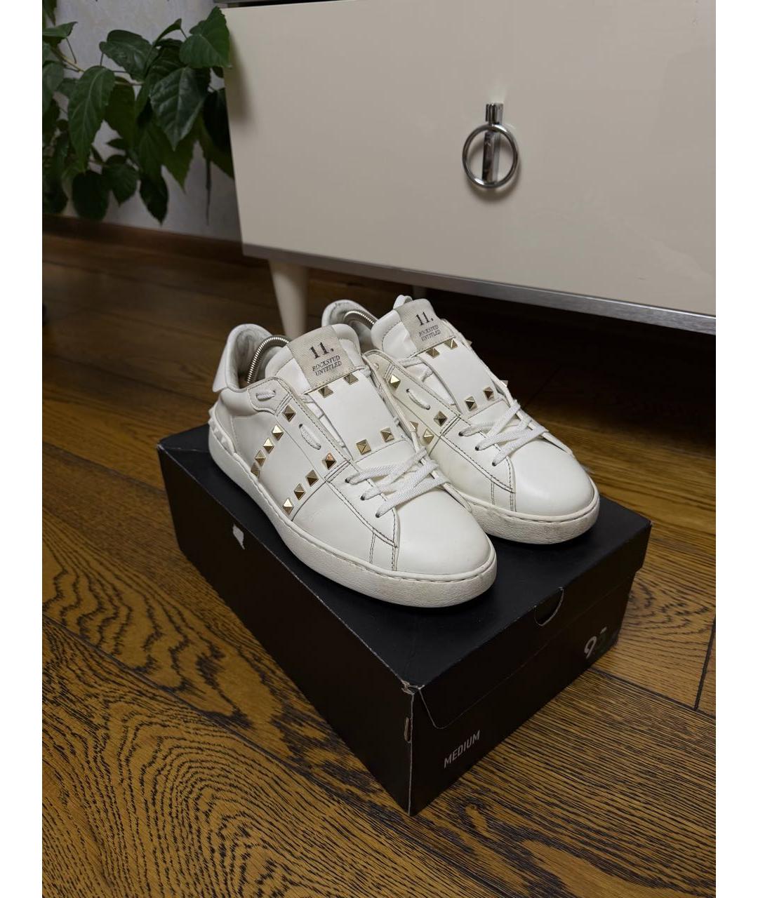 VALENTINO Белые кожаные низкие кроссовки / кеды, фото 2