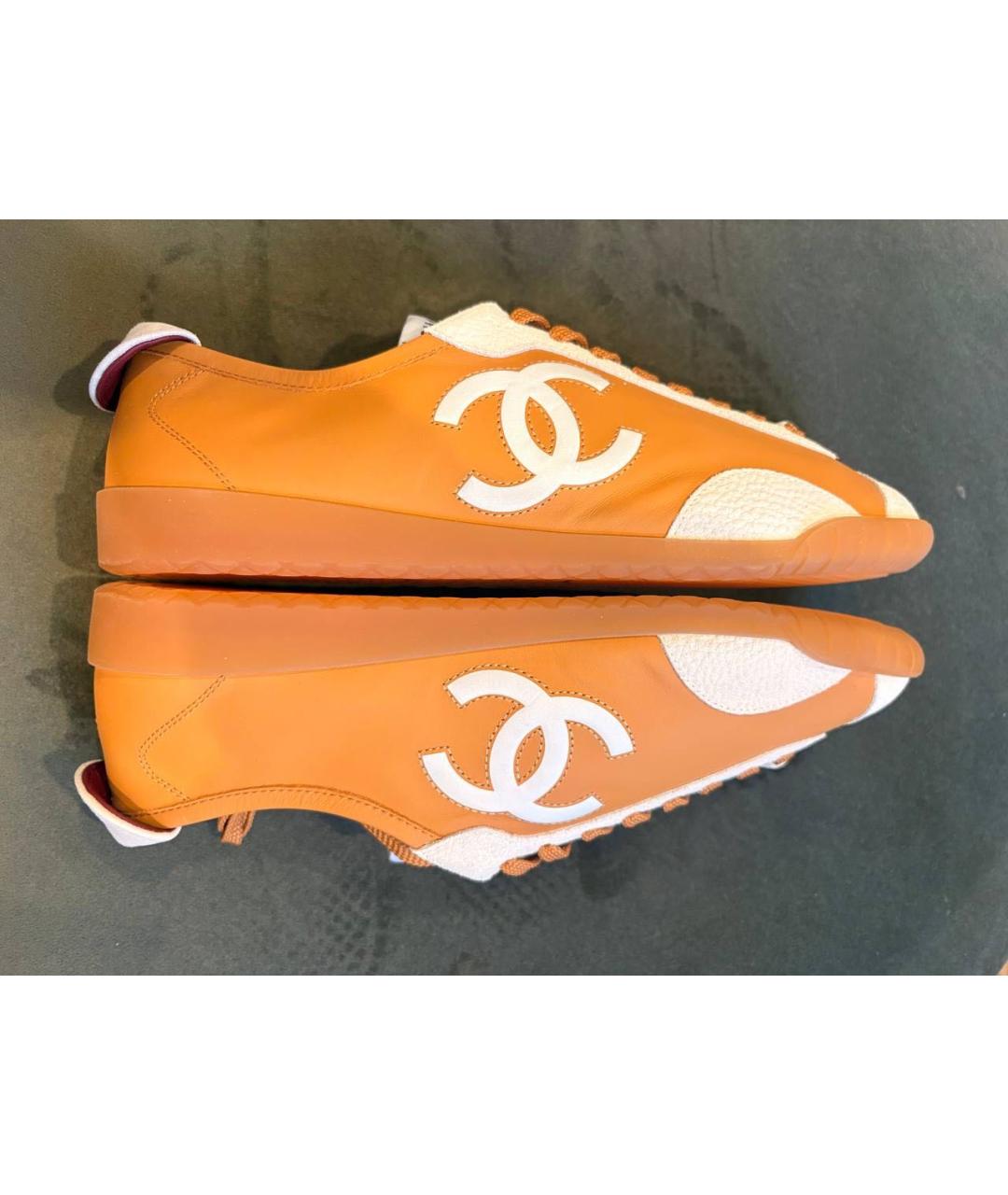 CHANEL Горчичные кожаные кеды, фото 3