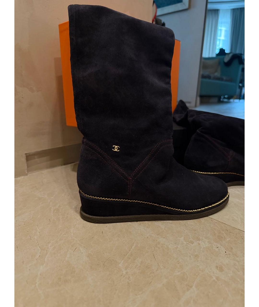 CHANEL Темно-синие замшевые сапоги, фото 2