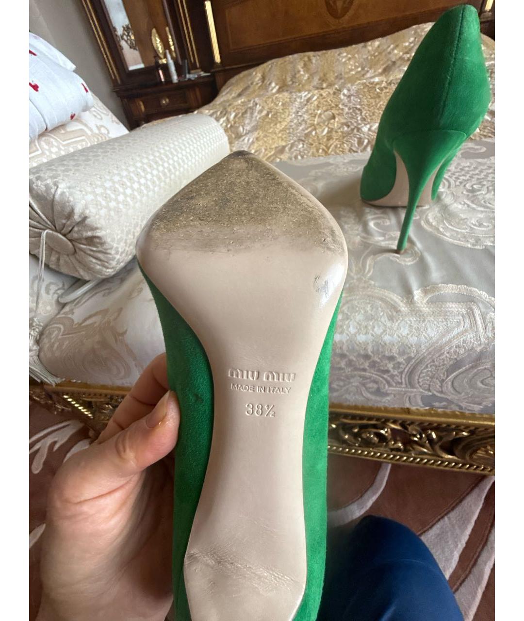 MIU MIU Зеленые замшевые лодочки на низком каблуке, фото 6