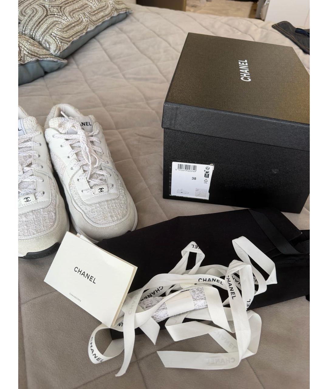CHANEL Белые замшевые кроссовки, фото 4