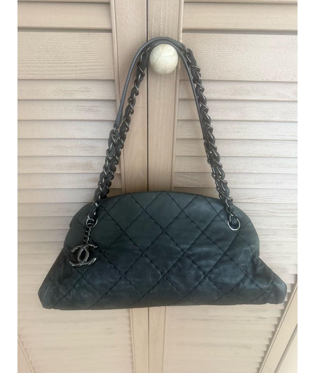 CHANEL Черная кожаная сумка с короткими ручками, фото 5