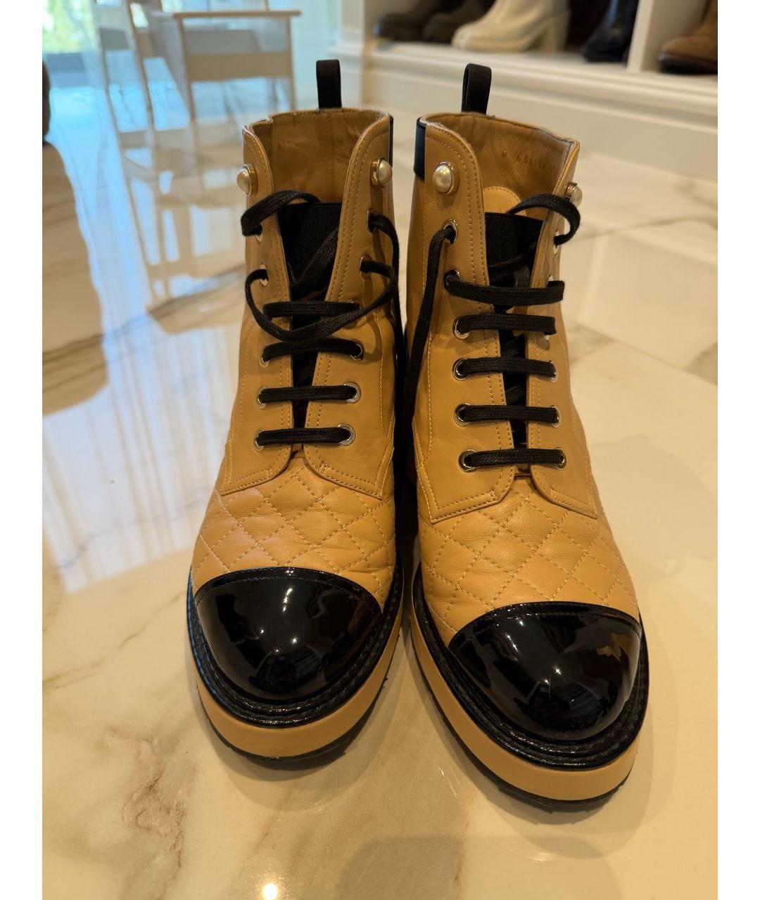 CHANEL Бежевые кожаные ботинки, фото 2
