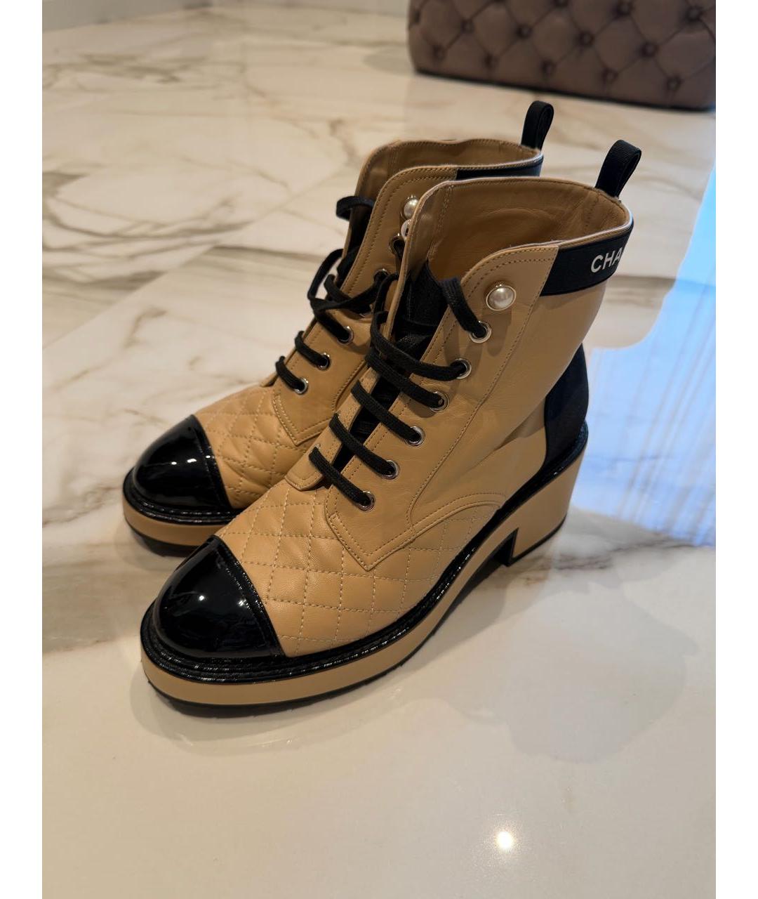 CHANEL Бежевые кожаные ботинки, фото 3