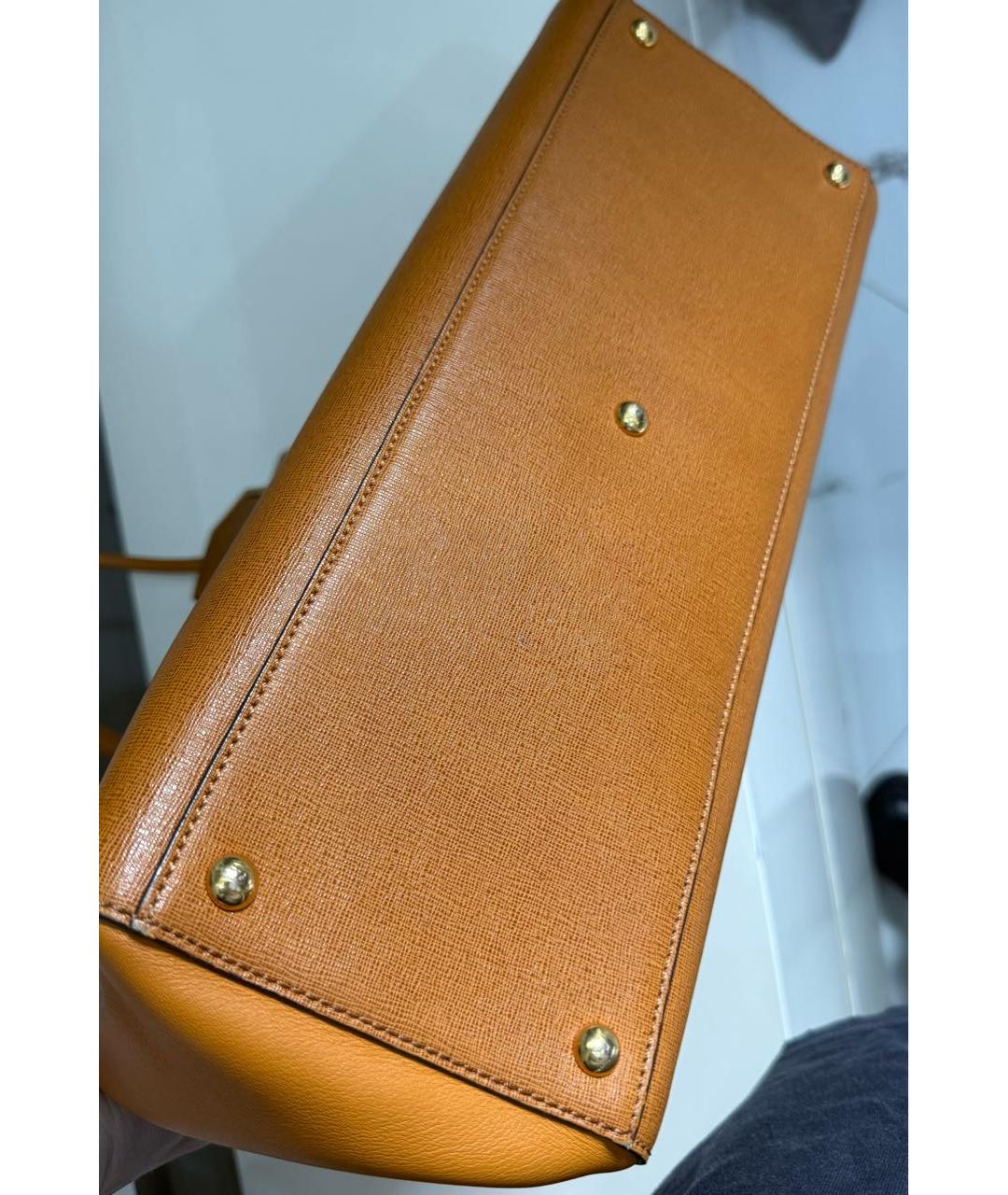 FENDI Горчичная кожаная сумка с короткими ручками, фото 7