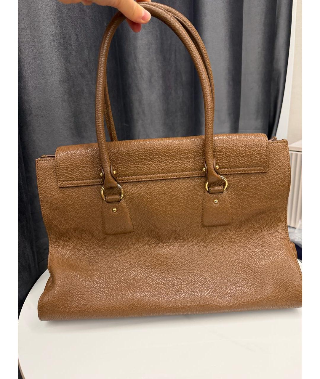 FERRAGAMO Горчичная кожаная сумка с короткими ручками, фото 3