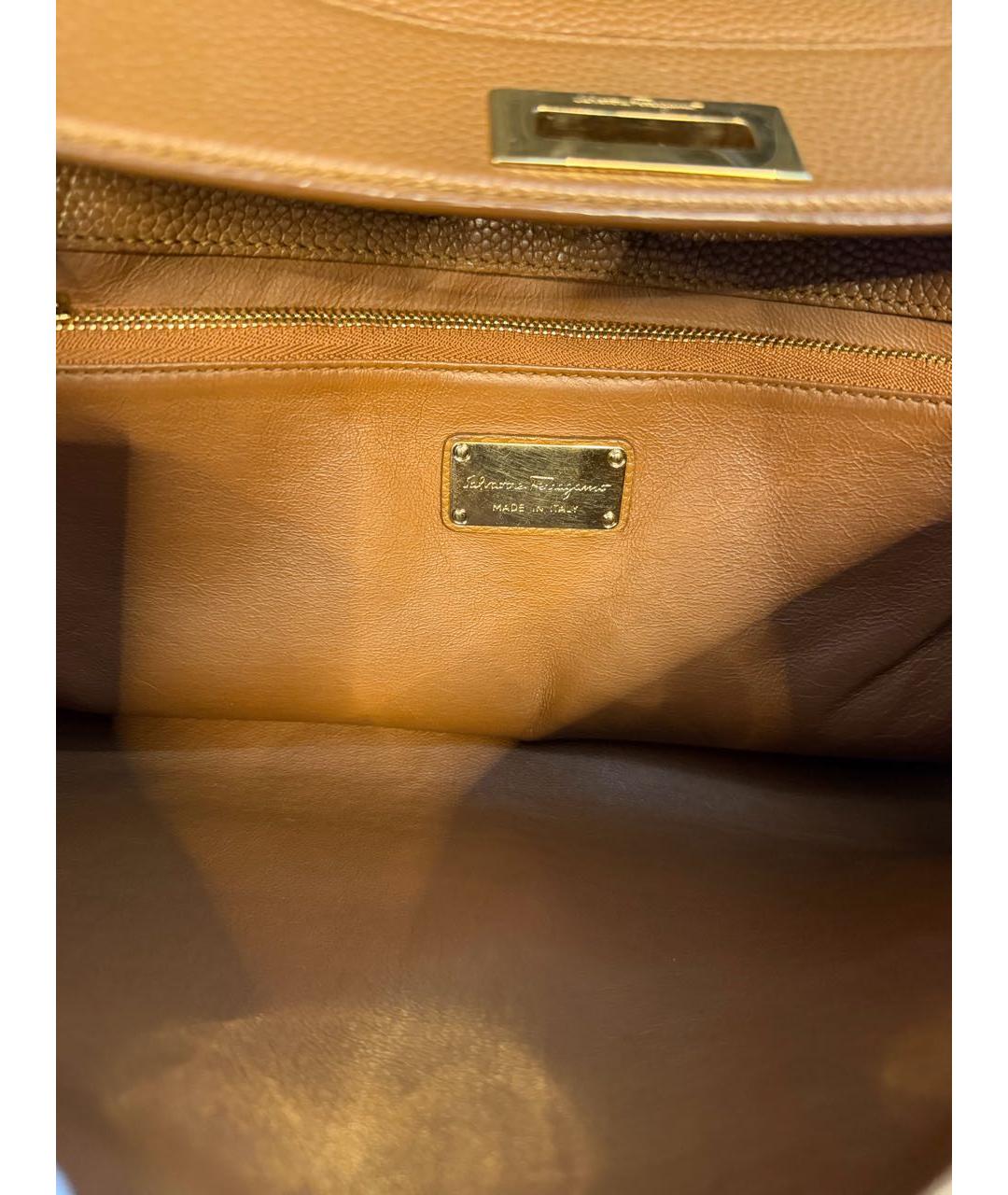 FERRAGAMO Горчичная кожаная сумка с короткими ручками, фото 6