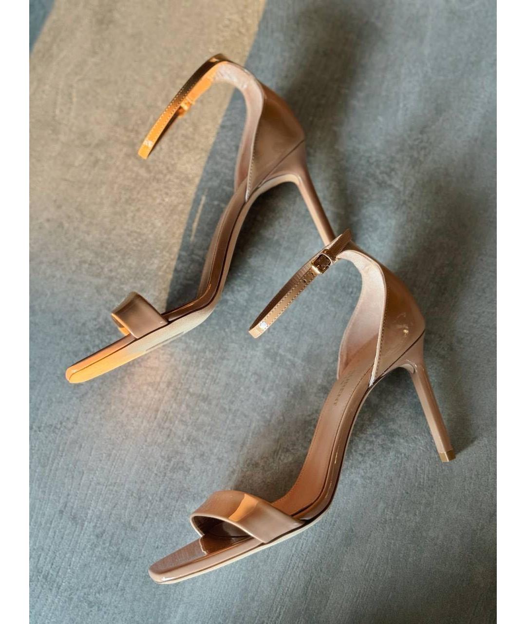 SAINT LAURENT Бежевые босоножки из лакированной кожи, фото 5