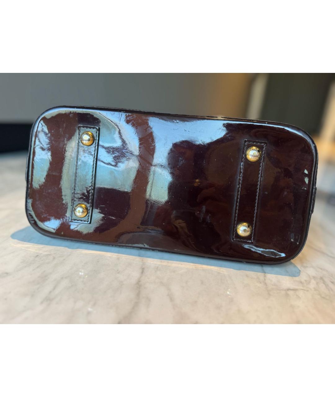 LOUIS VUITTON Бордовая сумка с короткими ручками из лакированной кожи, фото 4