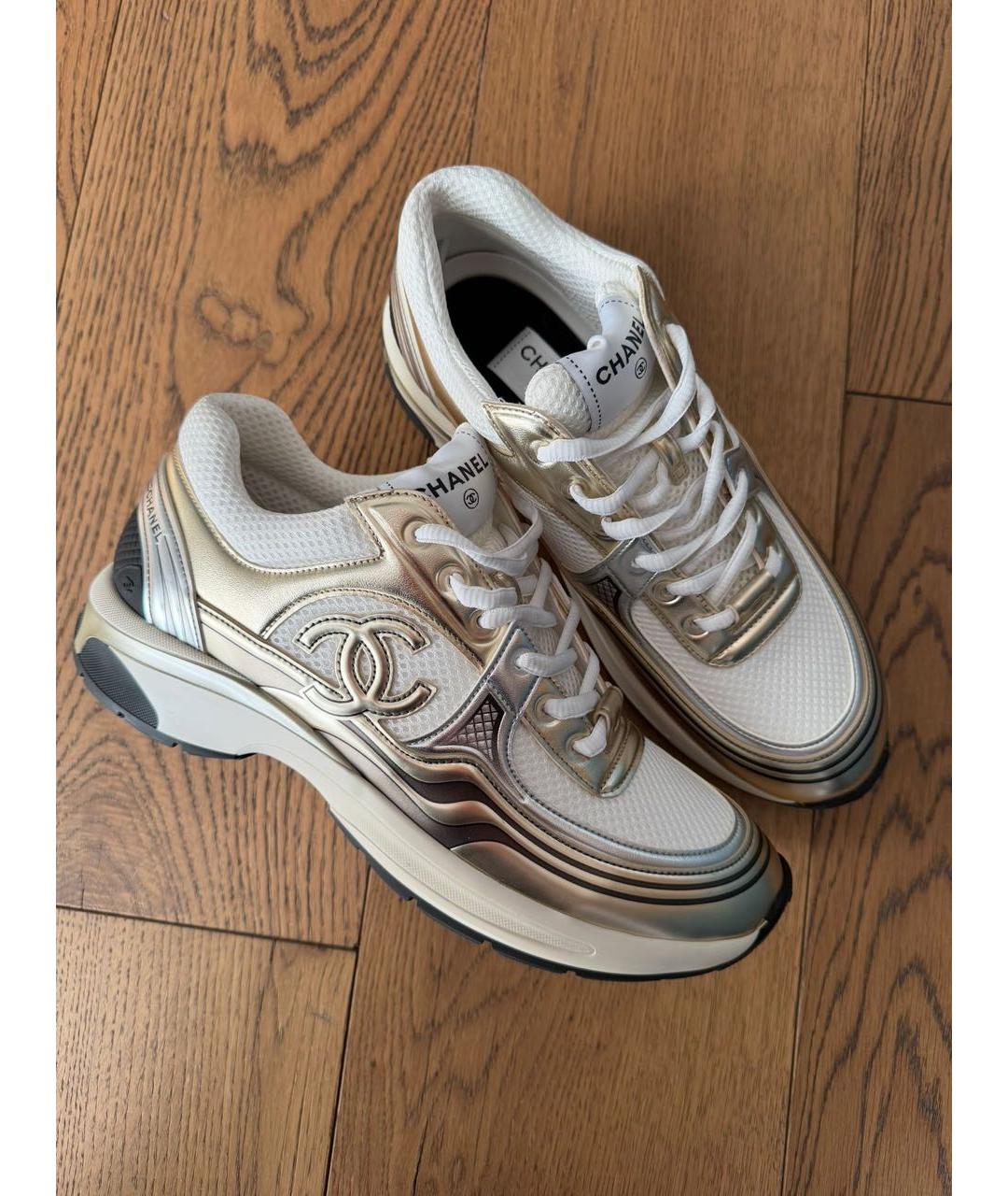 CHANEL Золотые кроссовки, фото 3