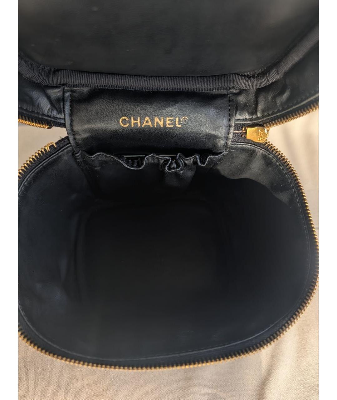 CHANEL Черная кожаная сумка с короткими ручками, фото 5