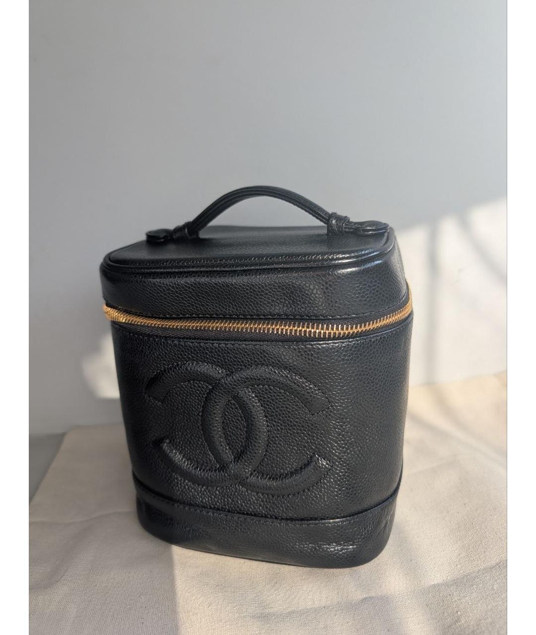 CHANEL Черная кожаная сумка с короткими ручками, фото 2