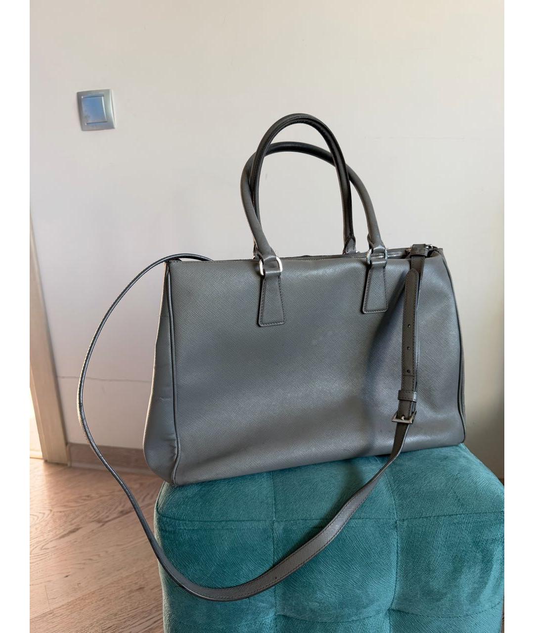PRADA Серая кожаная сумка тоут, фото 3