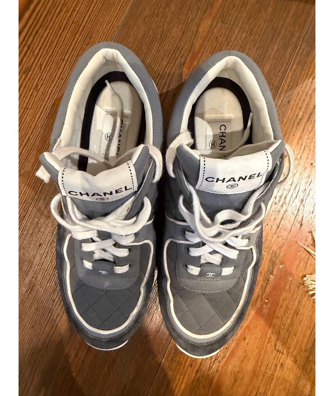 CHANEL Антрацитовые замшевые кроссовки, фото 4