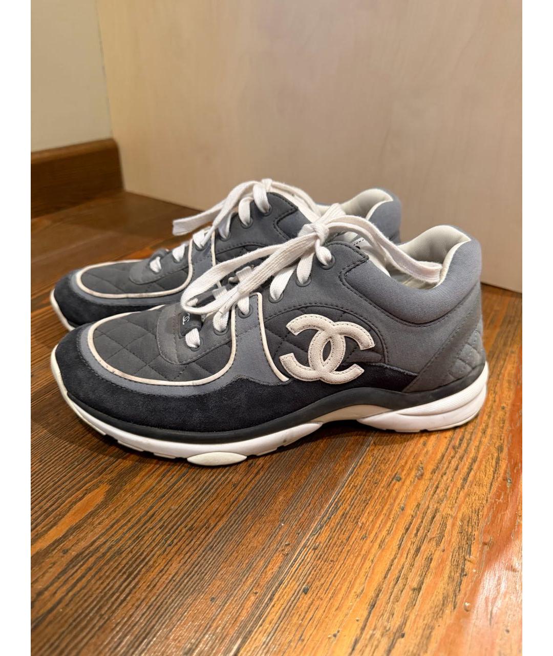 CHANEL Антрацитовые замшевые кроссовки, фото 6